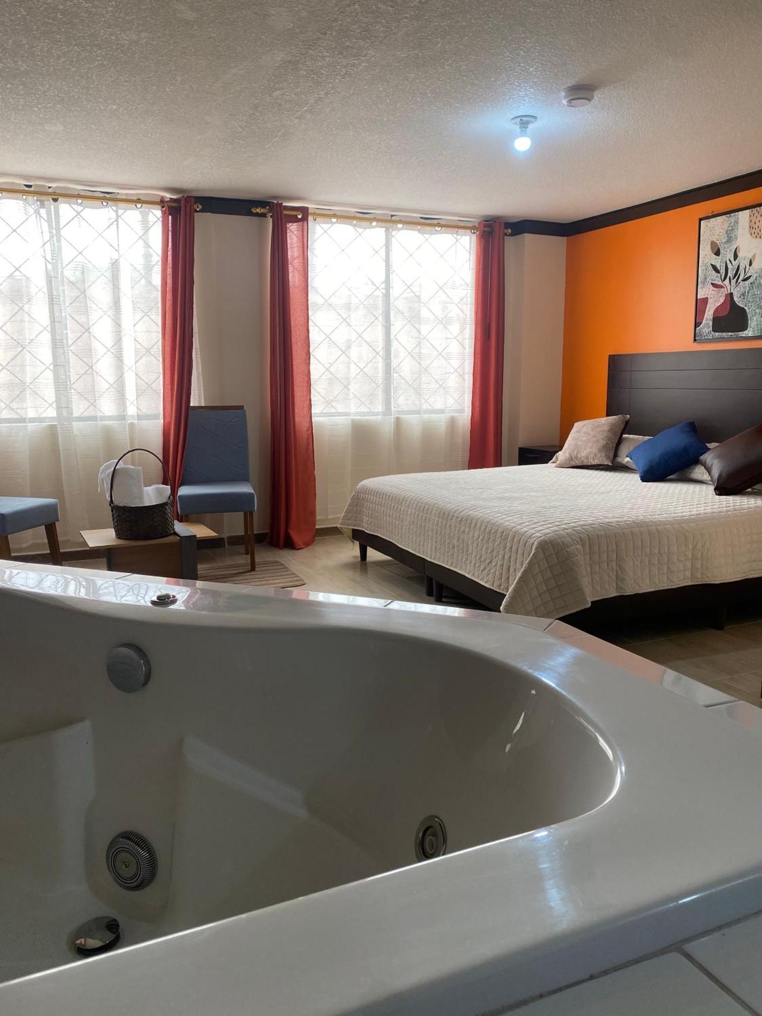 Hostal Guayllabamba Quito Extérieur photo